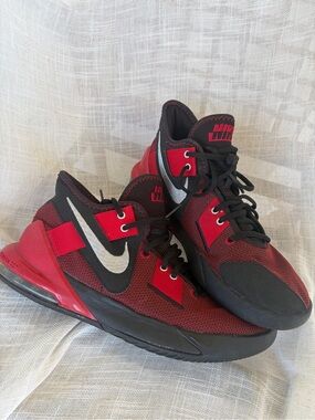 NIKE Airmax size 10
Great condition.